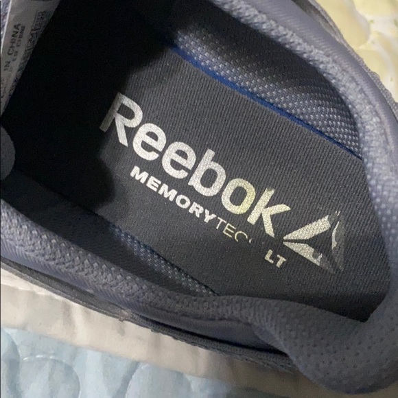 Reebok - Picture 3 of 3